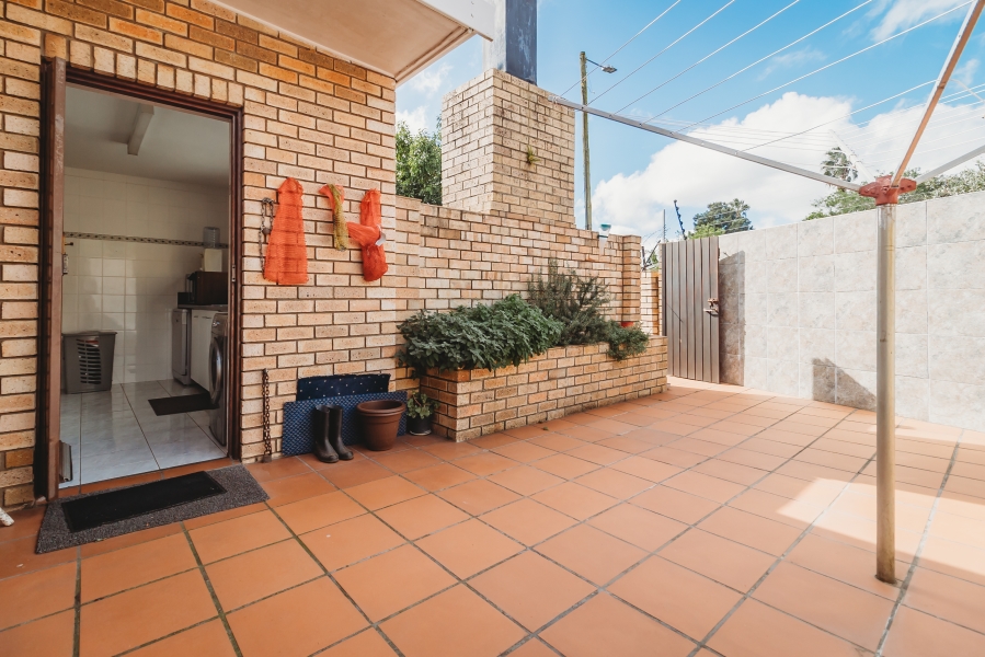 4 Bedroom Property for Sale in Bergsig Western Cape